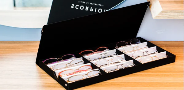 Kuweta Scorpion Eyewear na 12 szt.