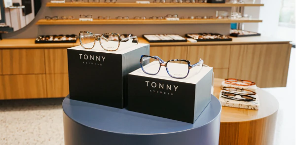 Black display 1/3 for glasses (10cm)